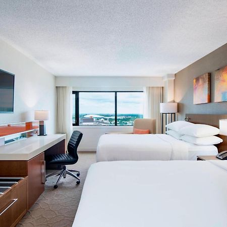 Delta Hotels By Marriott Regina Bagian luar foto