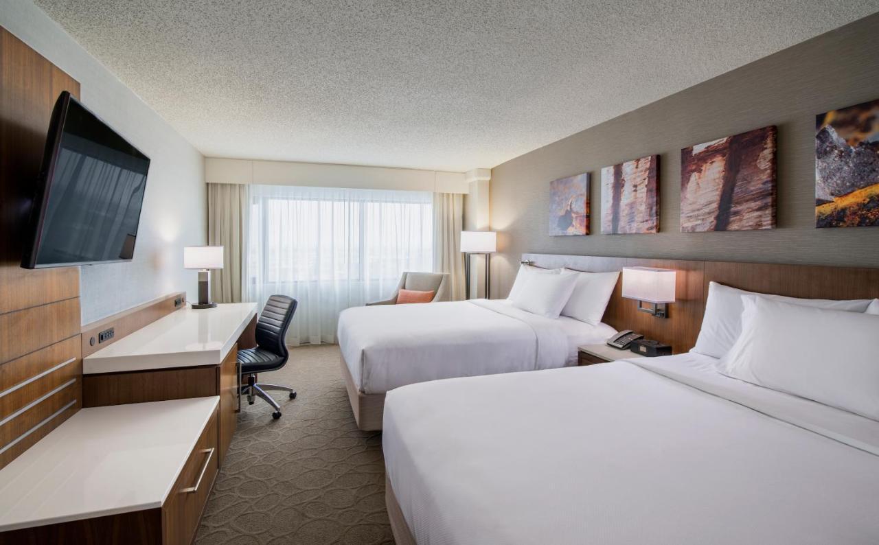 Delta Hotels By Marriott Regina Bagian luar foto