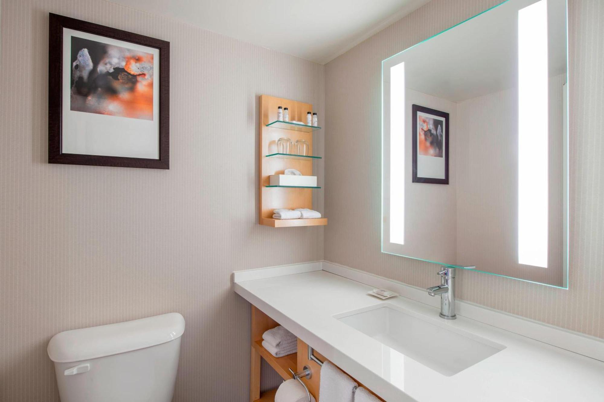 Delta Hotels By Marriott Regina Bagian luar foto