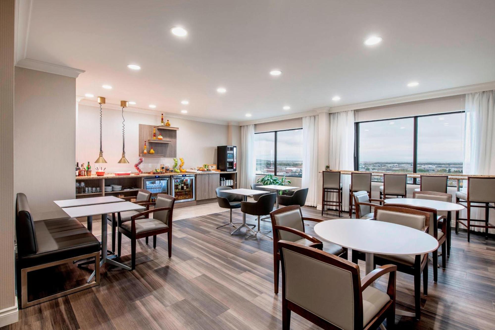 Delta Hotels By Marriott Regina Bagian luar foto