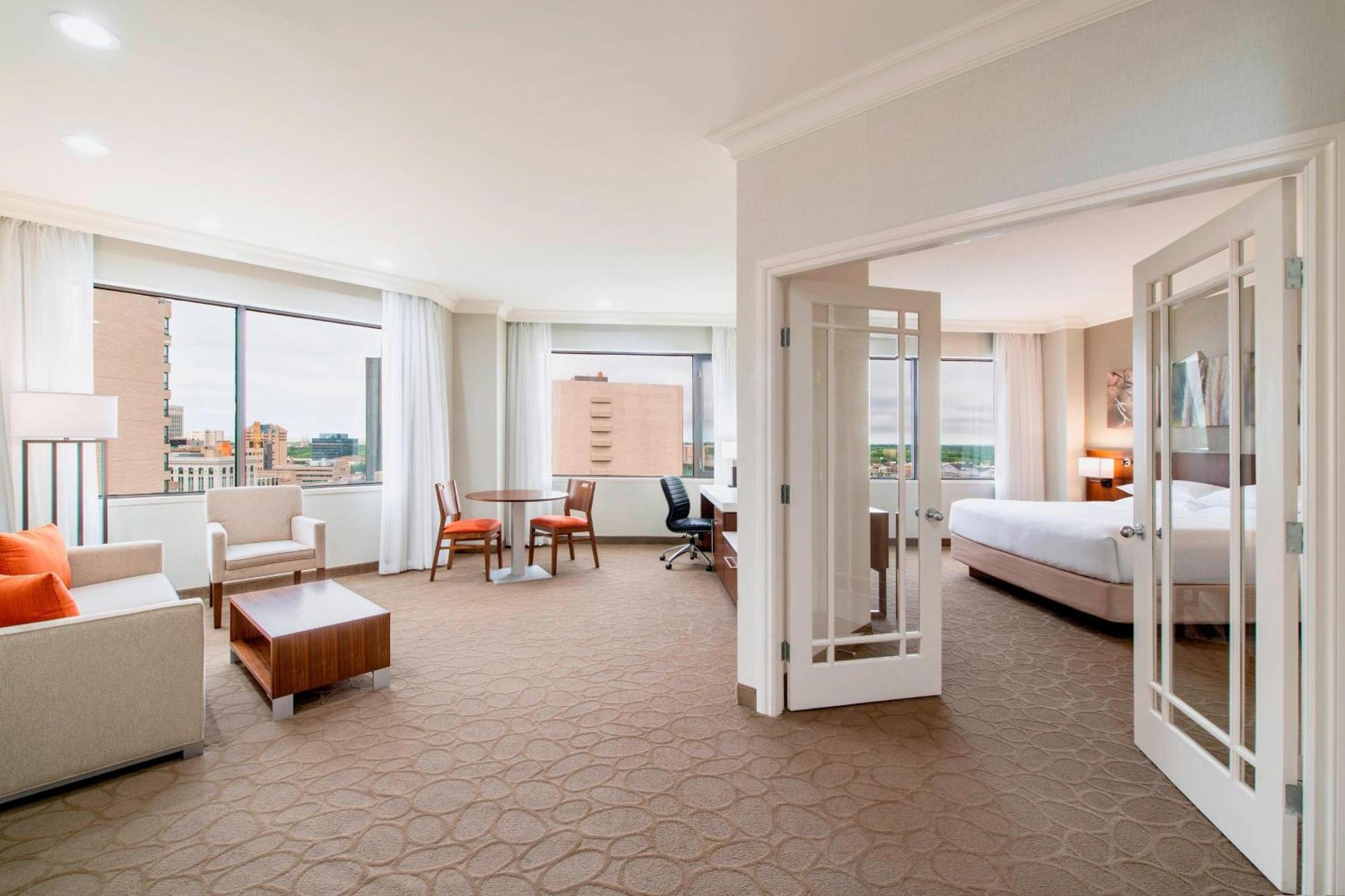 Delta Hotels By Marriott Regina Bagian luar foto
