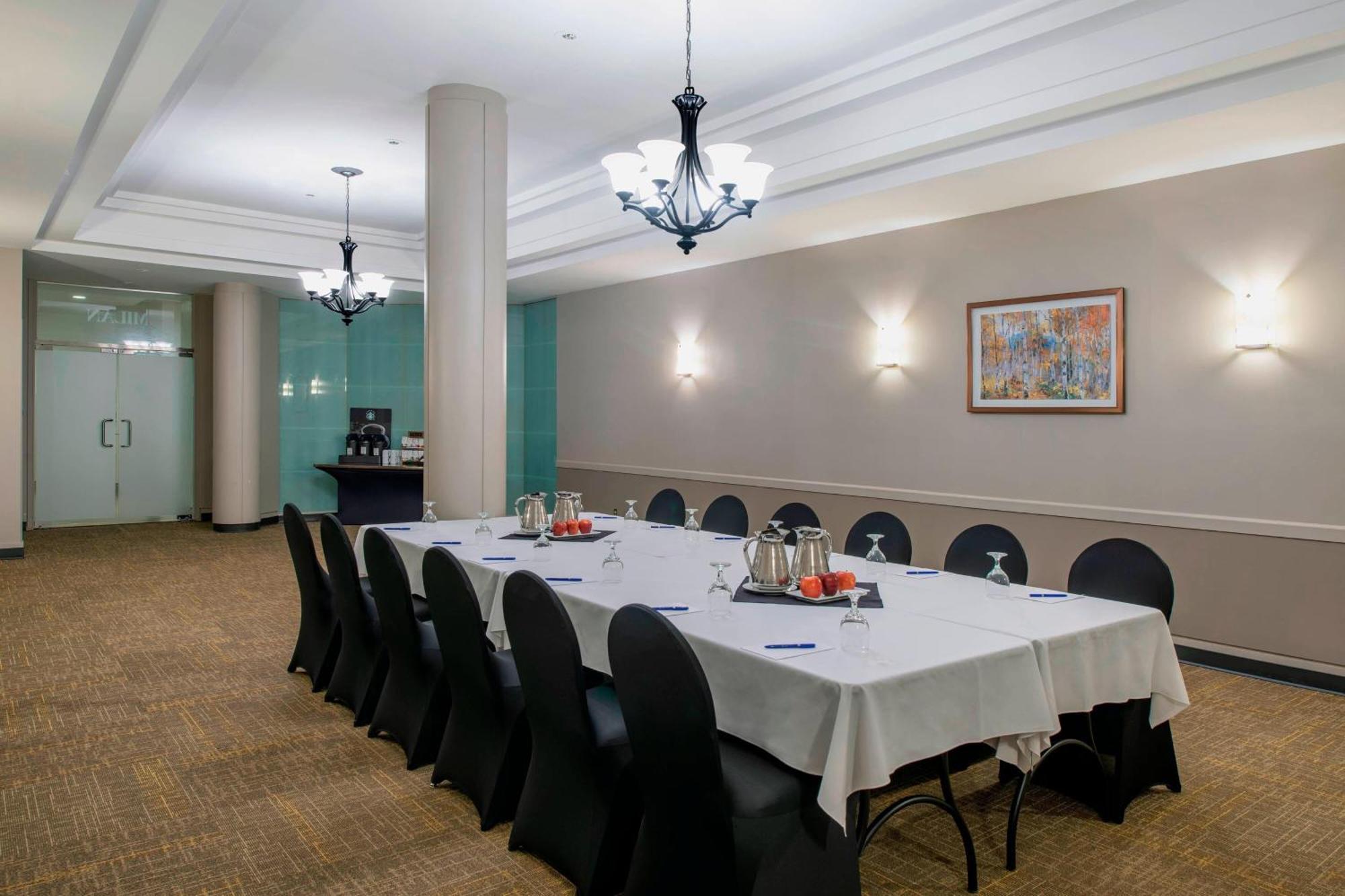 Delta Hotels By Marriott Regina Bagian luar foto