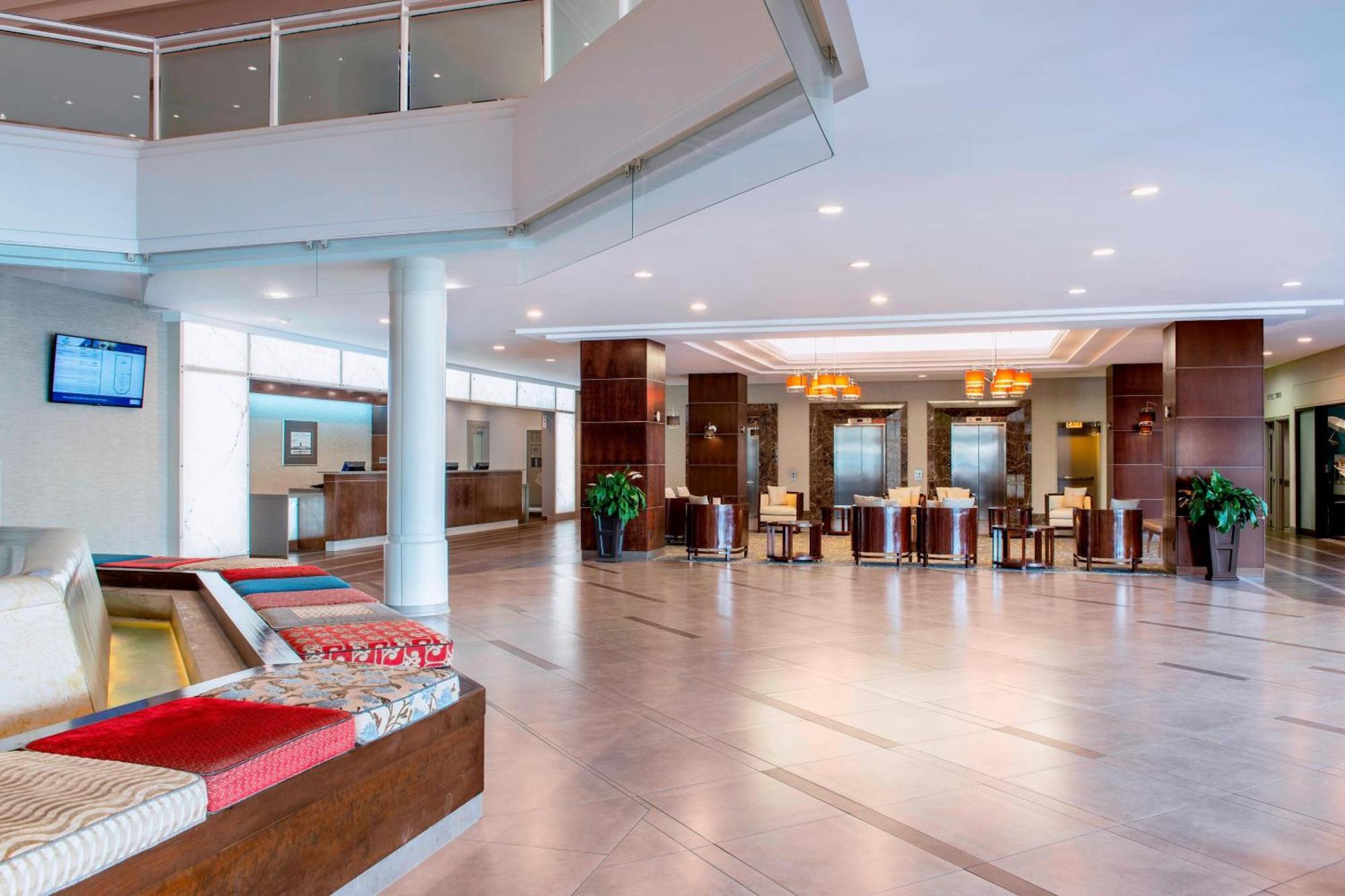 Delta Hotels By Marriott Regina Bagian luar foto
